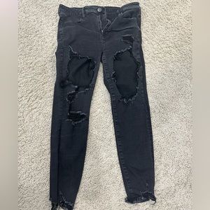Black American Eagle ripped jeans